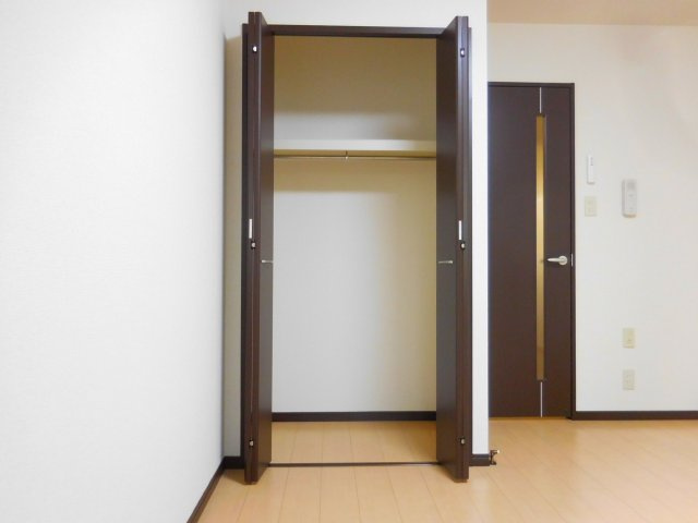 フジパレスタカシロⅠ番館の収納