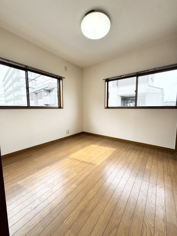 西東京市富士町６丁目の一戸建ての居間・リビング