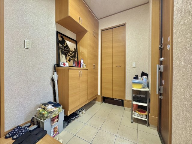 龍ヶ崎市白羽中古戸建の玄関