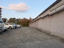 稲津町2丁目シャッター付きガレージの画像