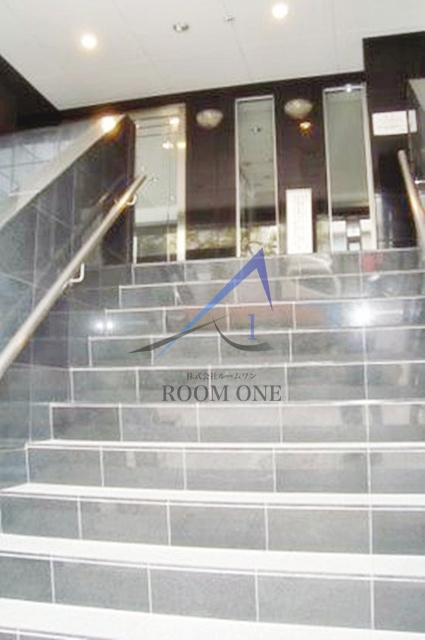 エルエーロゴス両国のエントランス|エントランスです。