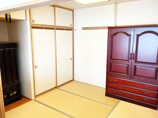【和室】 | ドリームアベニュー札幌西 | 和室は売主様が1畳分を押し入れに改装しております♪
