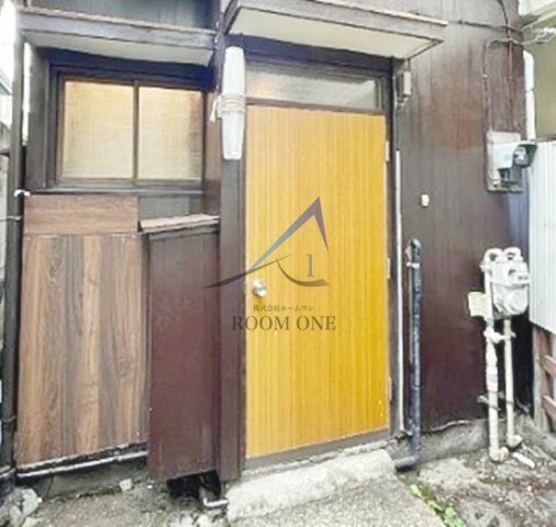 納戸マンションのエントランス|エントランスです。