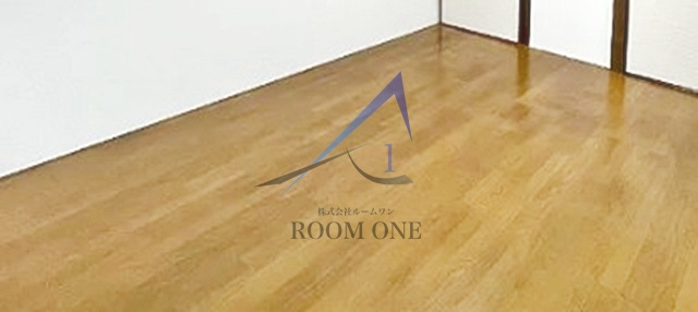 納戸マンションの居間・リビング|洋室のお部屋です。