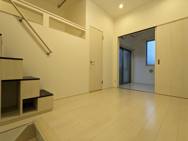 ハーモニーテラス栄生の洋室|202号室
