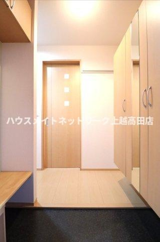 アイビスの玄関|玄関（参考同型205号室室内写真）