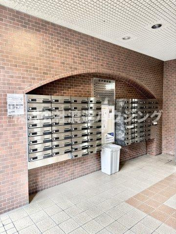 K&T御幣島マンションのエントランス