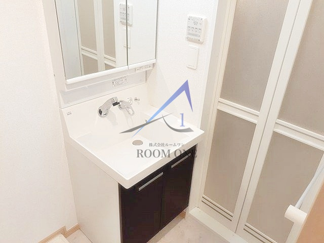 メゾン　ド　ボヌールの洗面所|独立洗面台です。