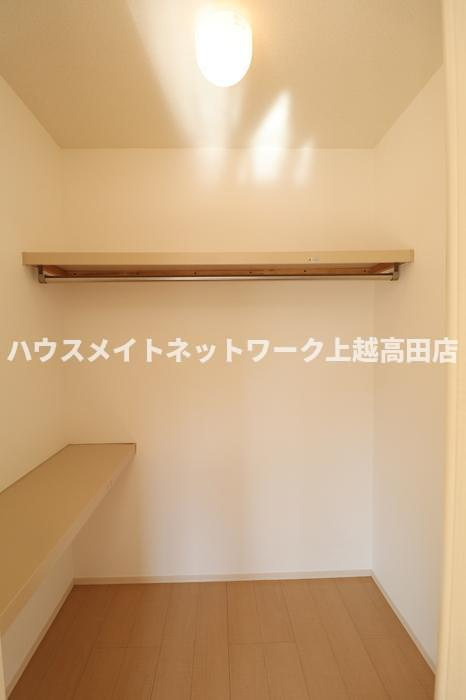 スタイリッシュ リバーの収納|ウォークインクローゼット