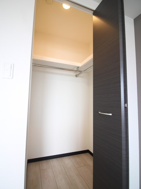 千波BLD.の収納|広々、ウォークインクローゼット