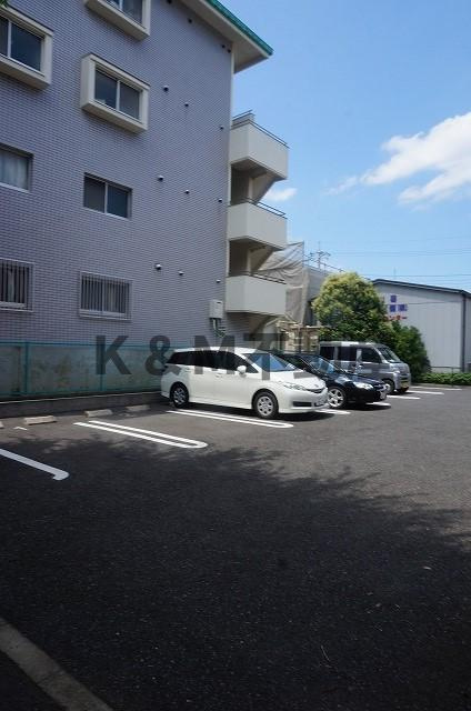 ベルフローレの駐車場|カースペースがあります