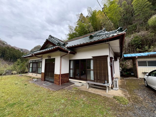 常陸太田市下高倉町　中古戸建の外観