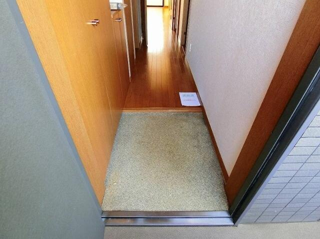 ＶＥＲＤＯＮＥ（ヴェルドーネ）の玄関