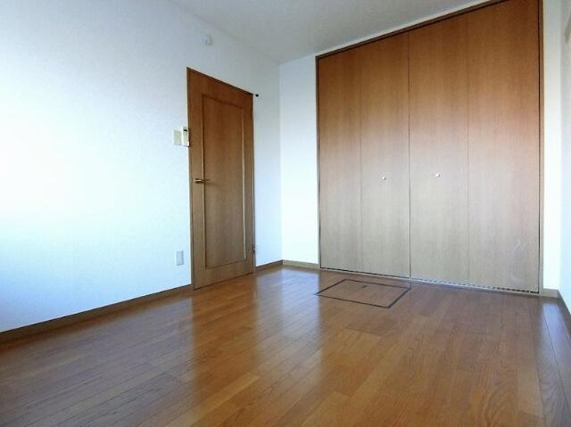 ＶＥＲＤＯＮＥ（ヴェルドーネ）の洋室