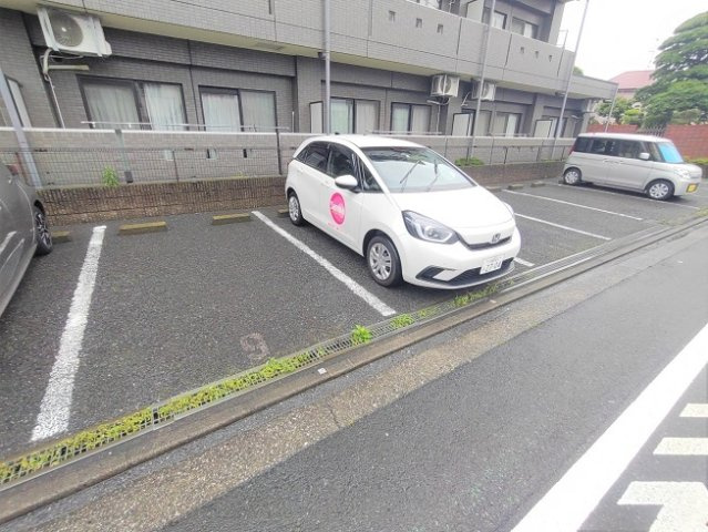 ＶＥＲＤＯＮＥ（ヴェルドーネ）の駐車場