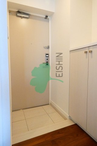 エンクレスト博多駅南CELES(エンクレスト博多駅南セレス)の玄関|下駄箱もしっかりついてます！