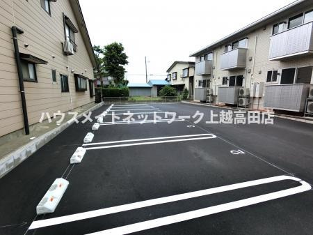 クローバーの駐車場|駐車場
