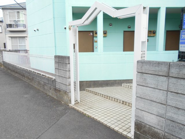 エクセル市川のエントランス