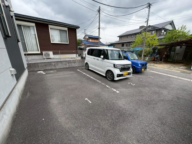 【駐車場】