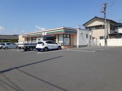 テラス　Ｍ３　Ⅰの周辺|セブンイレブン前橋朝倉町１丁目まで750m