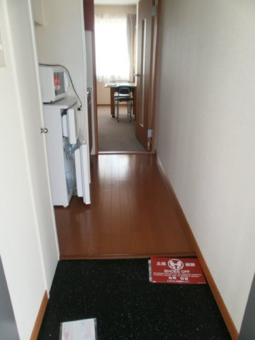 レオパレスサニーヒル尾上の玄関
