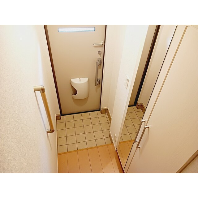 パルタージＡの玄関