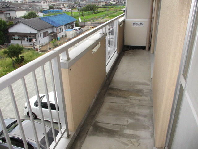 フクイマンションのバルコニー