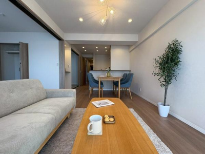 【居間・リビング】 | 【11日(土)・12日(日)見学可】サニーハイツせんげん台 | 日当たり良好な12.7帖のリビング♪