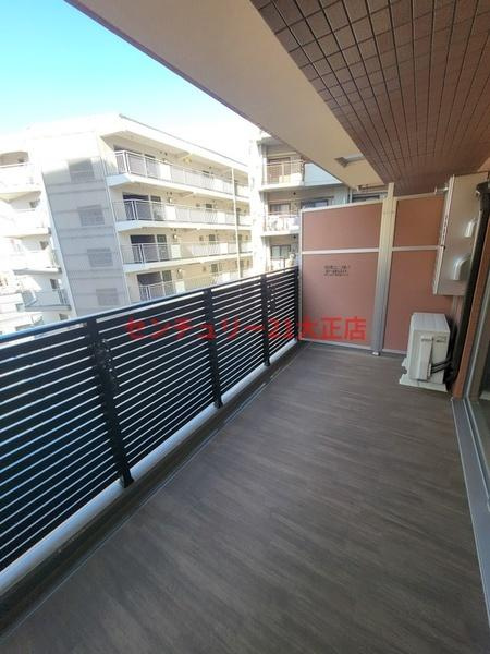 プレジオ弁天町のバルコニー