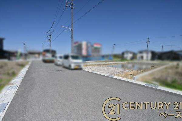 リーブルガーデン黒田 ３号棟 ／新築一戸建の前面道路含む現地写真|■現地撮影写真■前面道路６ｍと広々開放的！