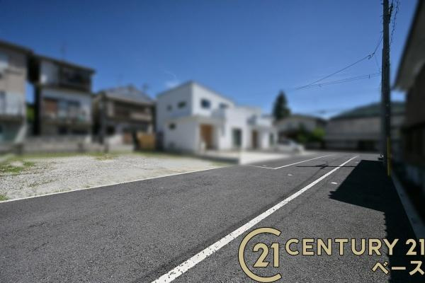 桜井市芝　建築条件なし土地の前面道路含む現地写真