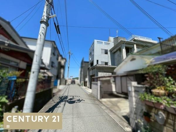 和歌山市三葛　中古戸建の前面道路含む現地写真