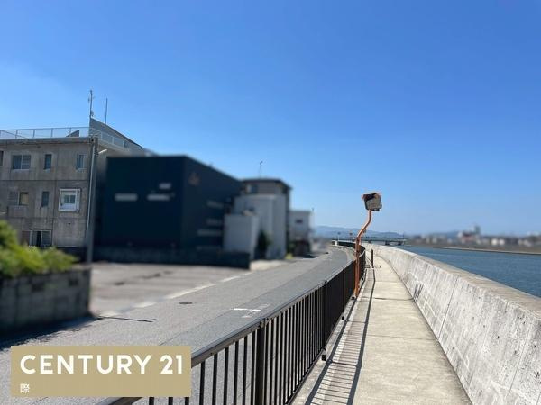 和歌山市三葛　中古戸建の前面道路含む現地写真