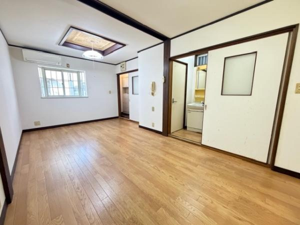 【居間・リビング】