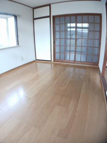 レピュートおんつかⅡの内装