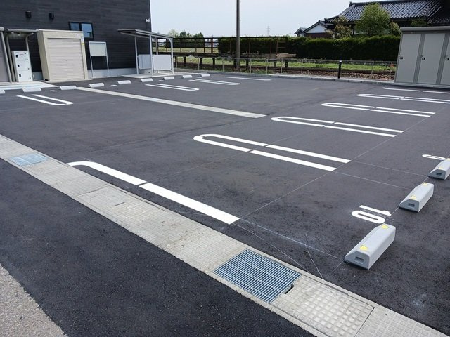 グレイス・剱岳の駐車場