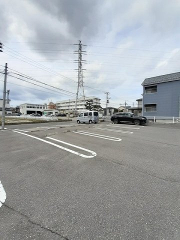クエストＣの駐車場