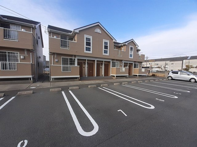 メロディハイム横入川Ｄの駐車場