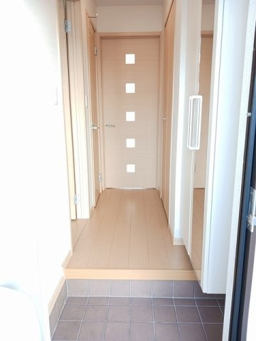 ラフィーネ不動上郷Ｃの玄関