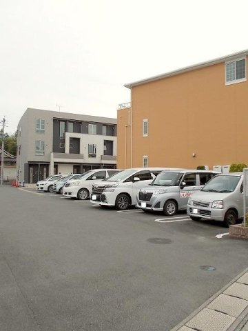 シャルム　ミツキの駐車場