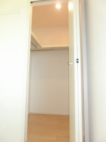 フローラル・コートの収納