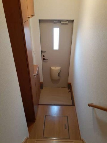 ラフレシールⅡの玄関