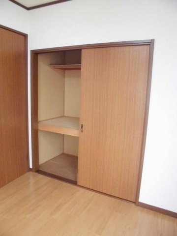 ロイヤルパレス村松ⅡＢの収納