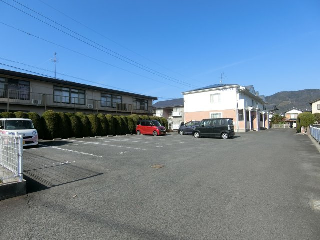 マイルドオークⅡの駐車場
