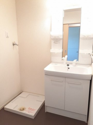 【洗面所】 | ベル・カーサ　Ａ | スペースが確保できる洗面所です