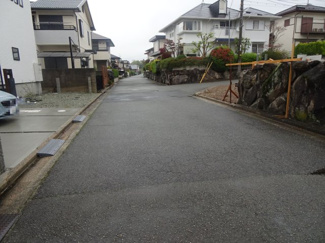 【前面道路含む現地写真】