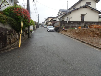 【前面道路含む現地写真】