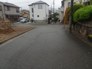 【前面道路含む現地写真】