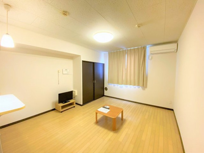 【居間・リビング】 | レオネクスト平江Ｙ | ゆったり過ごせるリビングです