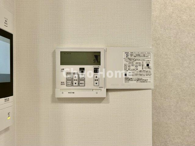 デュアルスイート西葛西の冷暖房・空調設備|【床暖房】冬は足元から暖めてくれる床暖房はエアコンとは違って埃が舞いませんので健康にも良さそうですね。